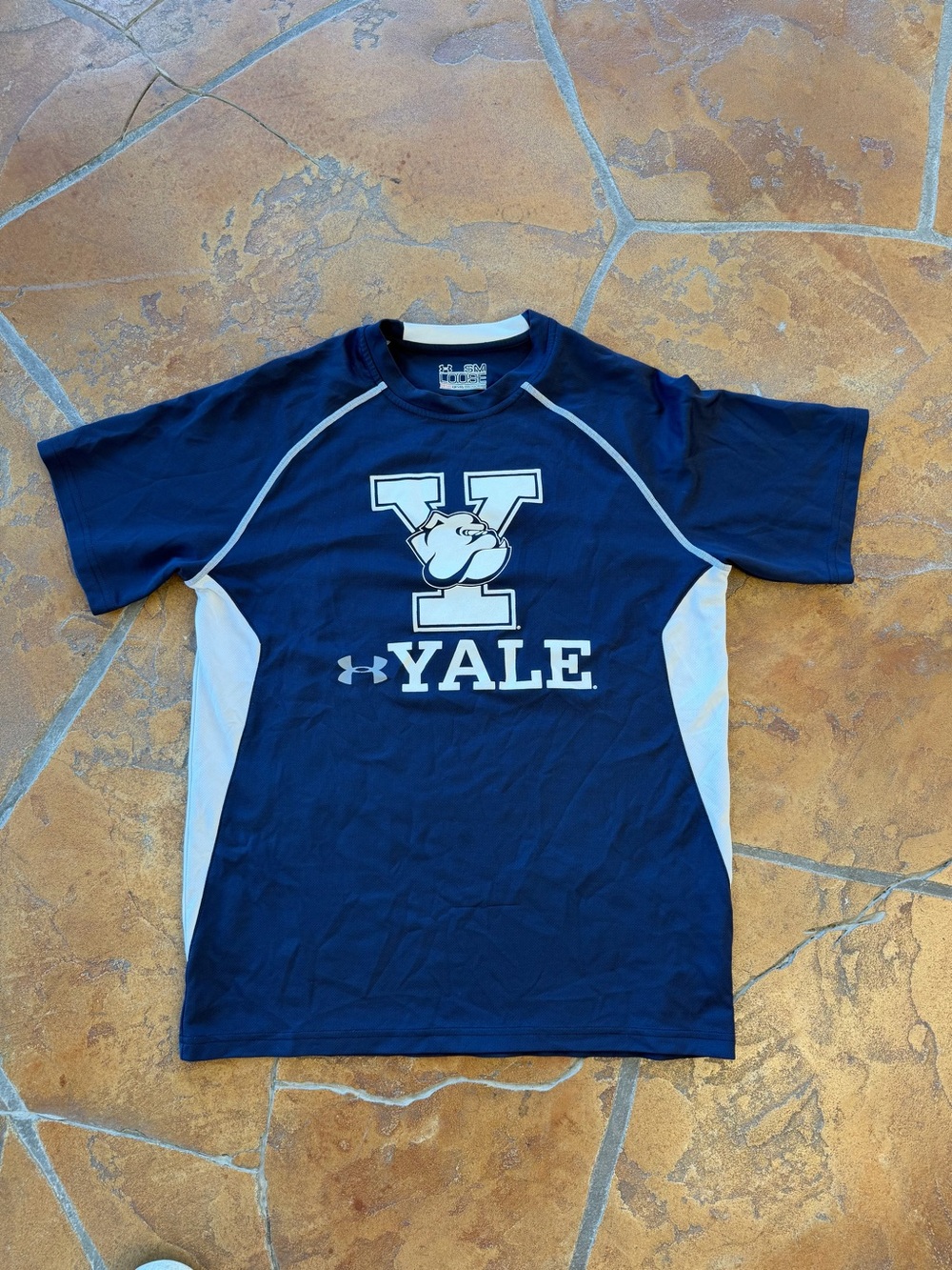Under Armour HeatGear Yale Bulldogs Mesh Colorblock Tee Loose Fit S Blue/White